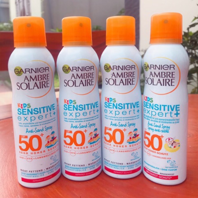 Chống nắng dạng xịt phun: Garnier Ambre Solaire SPF 50+ (chịu nước)