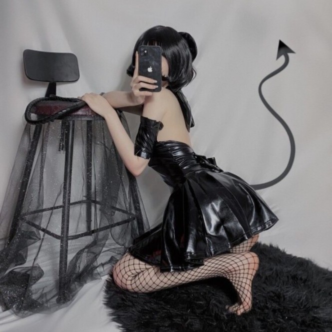 Váy da dáng xòe sexy cosplay gợi cảm kèm phụ kiện | BigBuy360 - bigbuy360.vn