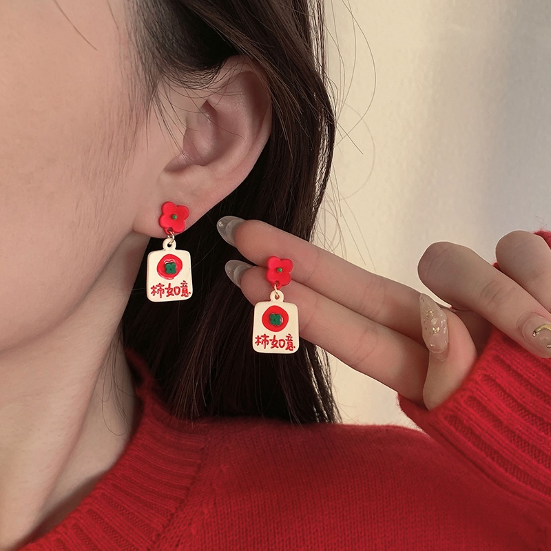 Bông tai dáng dài màu đỏ thời trang năm mới