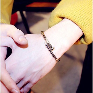 Đồng hồ nữ mặt đính đá Bee Sister (tặng kèm vòng đinh đeo tay + hộp)