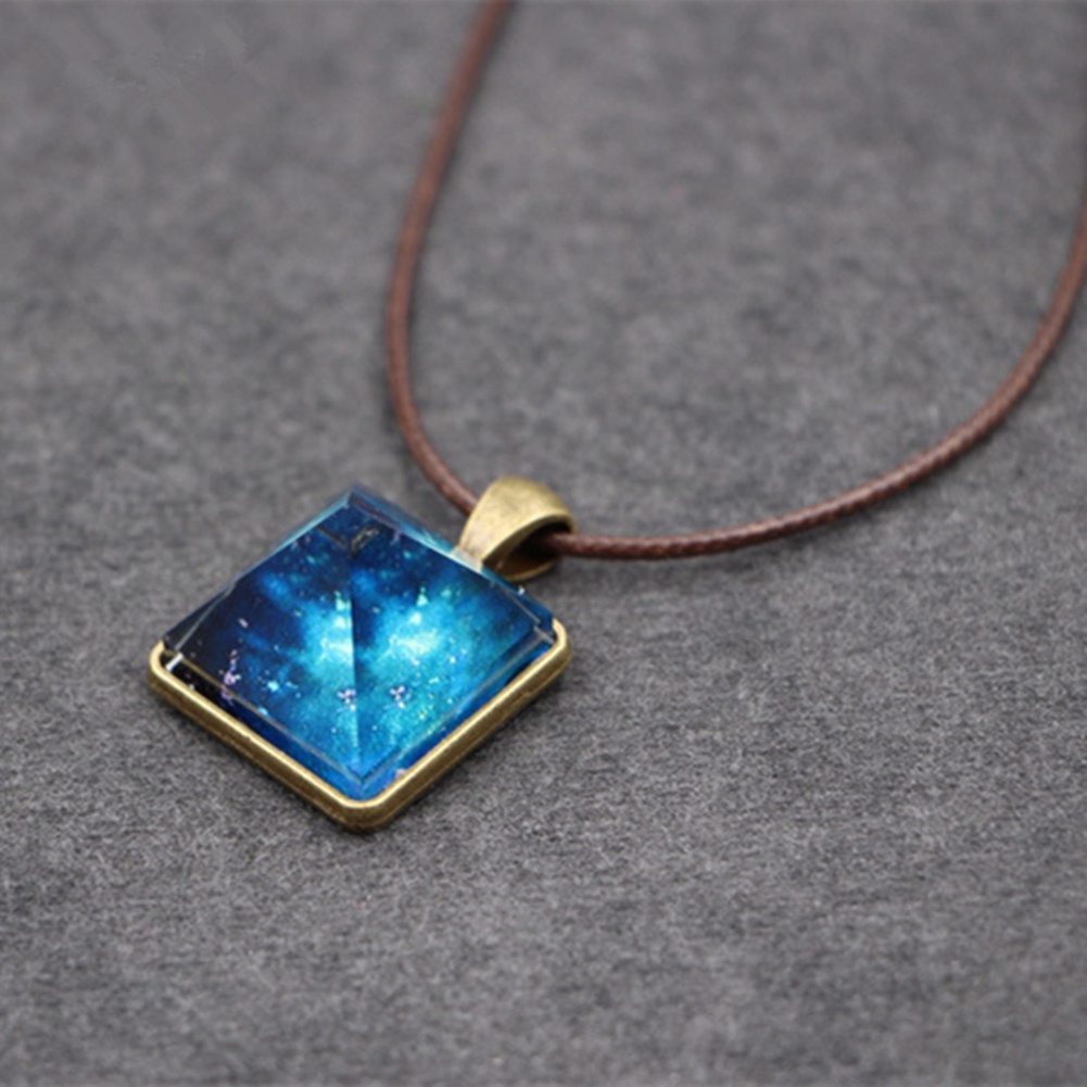 vòng cổ Mặt Hình Kim Tự Tháp Phát Sáng