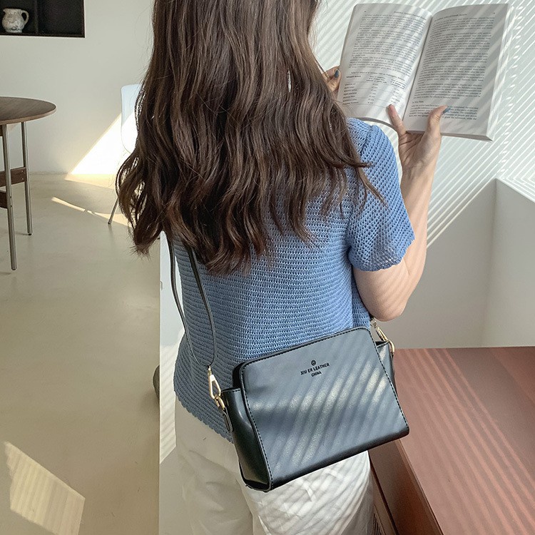 Túi đeo chéo vuông màu trơn thời trang cho nữ 37407