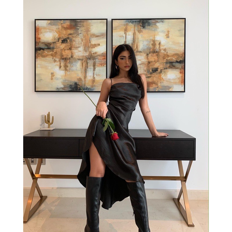 [Mã FAMAYWA2 giảm 10K đơn 50K] Venus Maxi - đầm satin nhũ | BigBuy360 - bigbuy360.vn