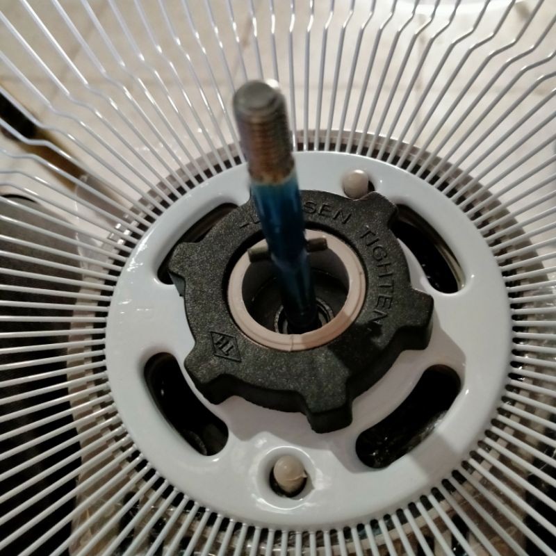 Cánh quạt B4 loại 7 lá lỗ trục tròn