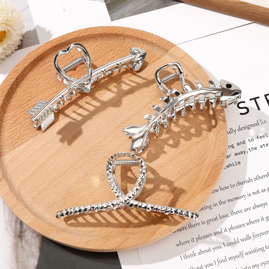 Kẹp tóc kim loại màu bạc thời trang dành cho nữ