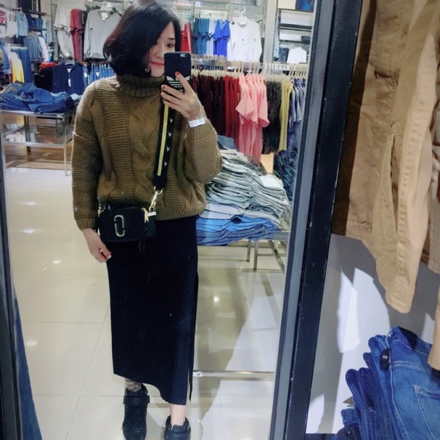 Áo len cổ lọ