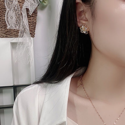 Khuyên tai hình bông hoa thời trang phong cách Hàn Quốc