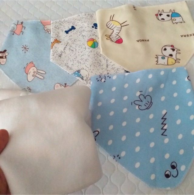 Khăn yêm, yếm tam giác nỉ bông