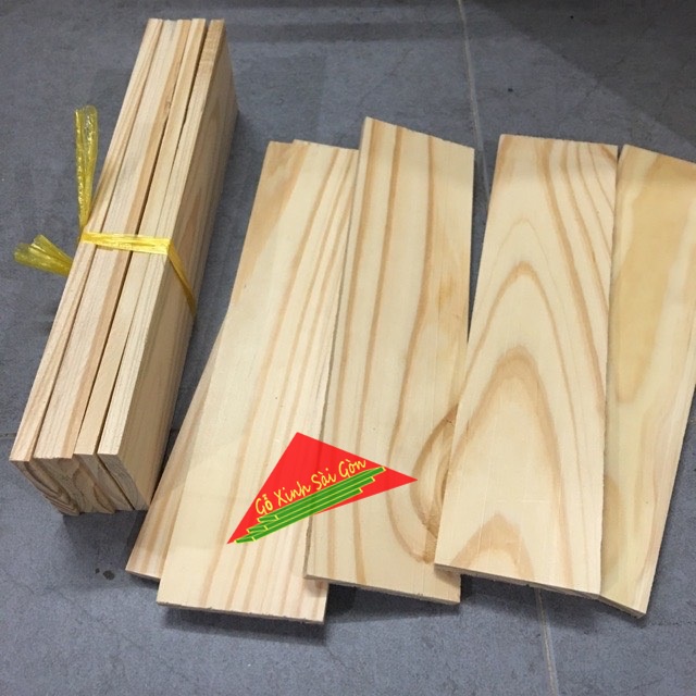 Thanh gỗ thông dài 40cm, rộng 6cm, dày 1cm