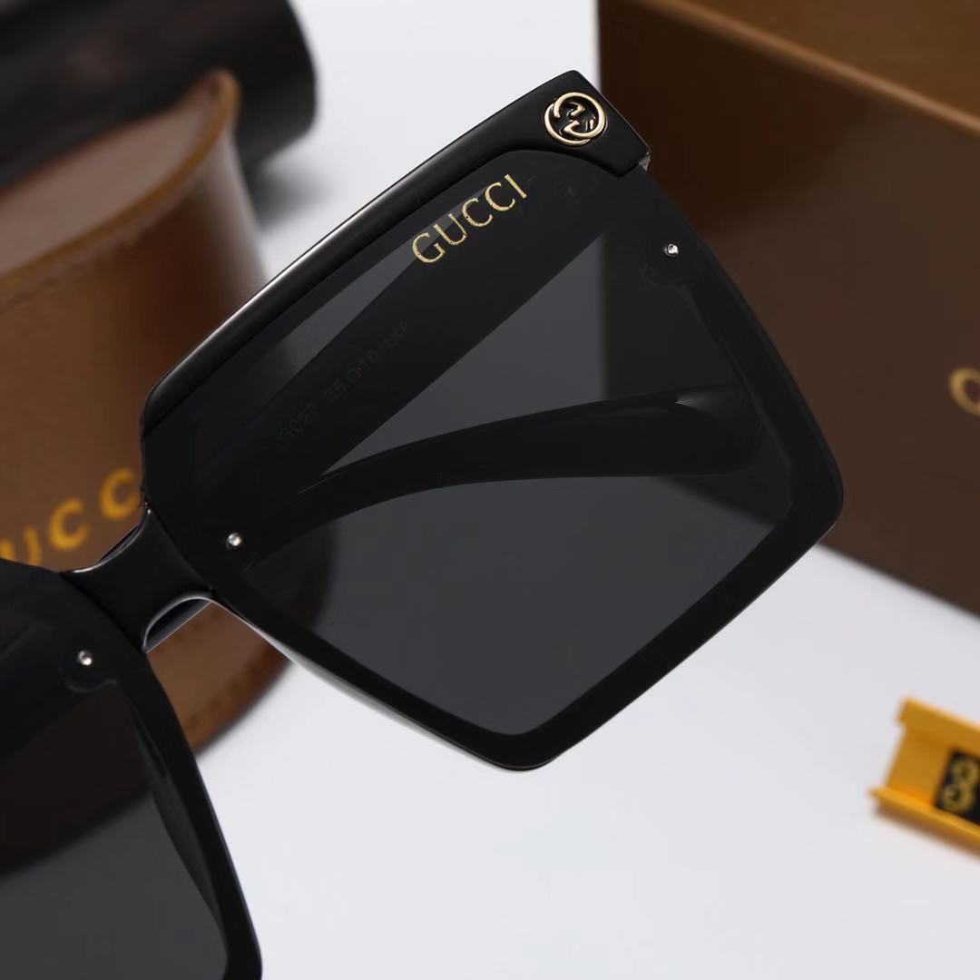 Gucci_ Kính râm 2021 Thời trang Hàn Quốc mới Kính râm phân cực nam và nữ Cặp đôi hợp thời trang Du lịch ngoài trời Kính râm lái xe thời trang Ngôi sao đường phố Chụp ảnh Wild Anti-UV Kính râm