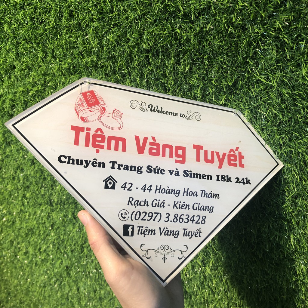 Bảng hiệu mica hình kim cương - Dụng cụ chụp ảnh xịn xò dành cho chị em bán hàng