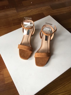 Sandal zara gót xéo 3p