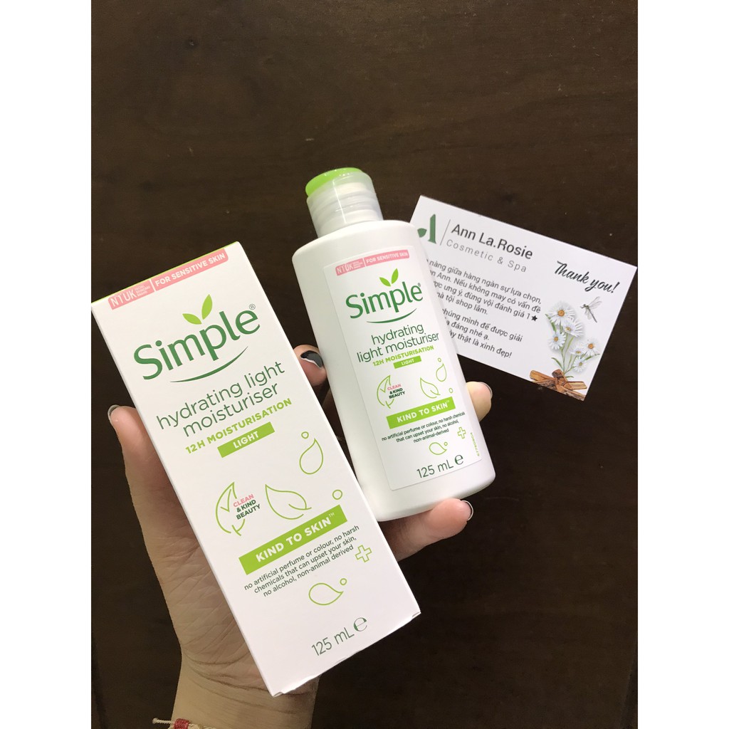 Kem Dưỡng Ẩm Simple Kind To Skin Protecting Light Moisturiser