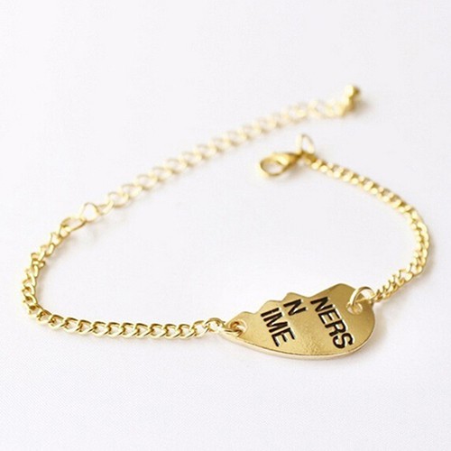 Cặp vòng tay mặt hình trái tim dành cho bạn thân