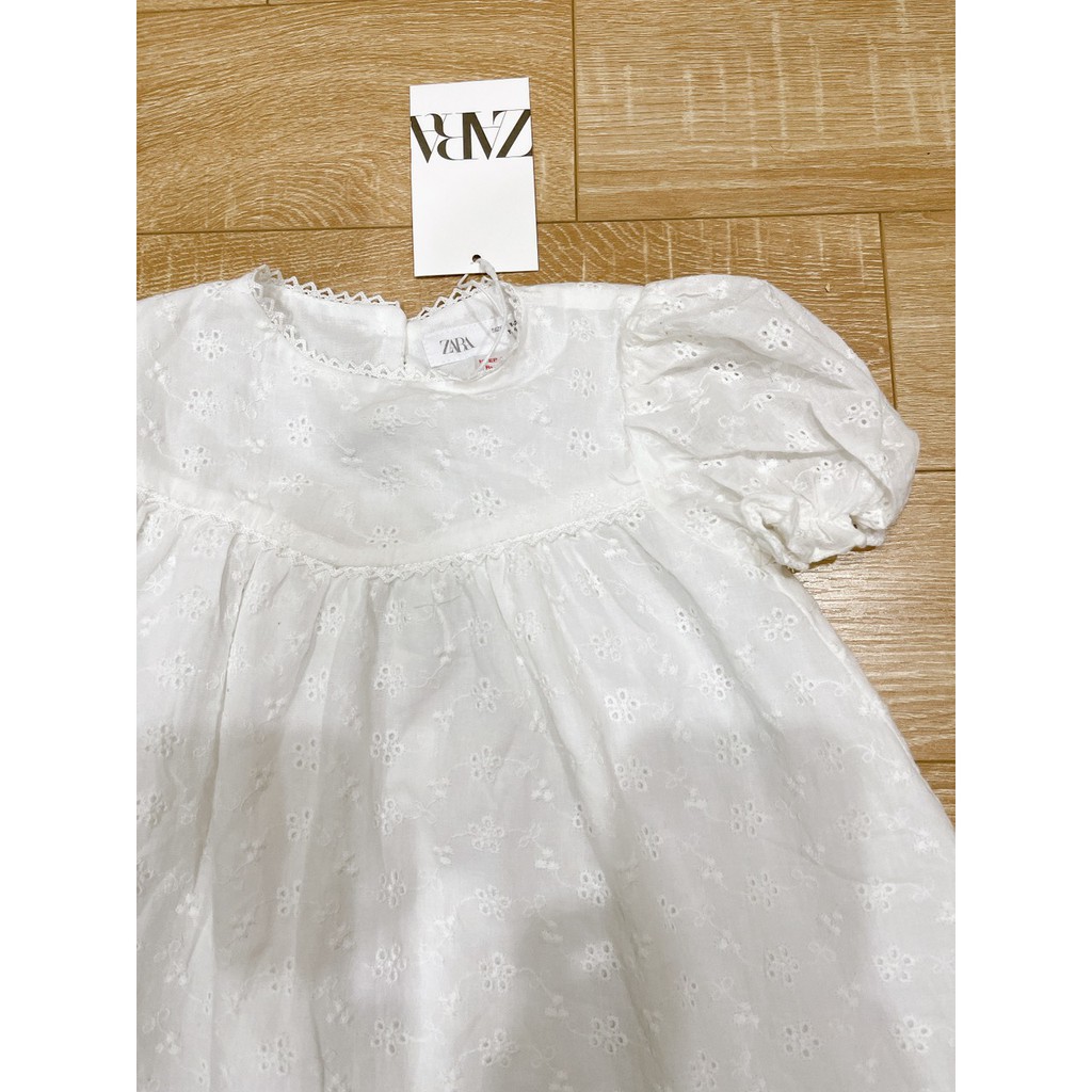 Váy thô thêu Zara trắng cho bé gái