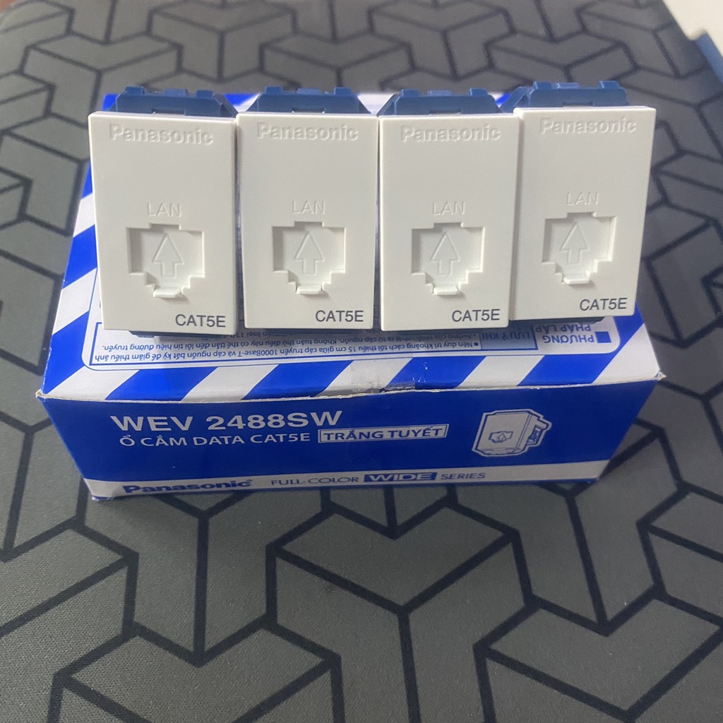Hạt mạng WEV2488SW Panasonic Hạt Mạng Cat5e Panasonic Nhân Mạng Âm Tường Nhựa Chống Cháy
