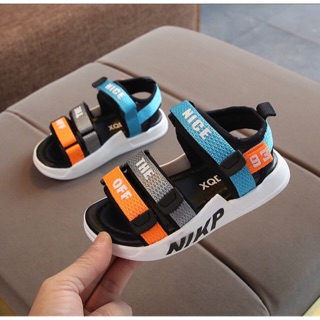 Giày sandal bé trai