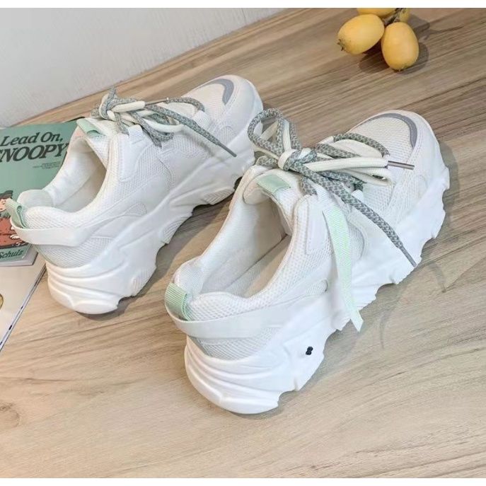 Giày sneaker nữ TLT82