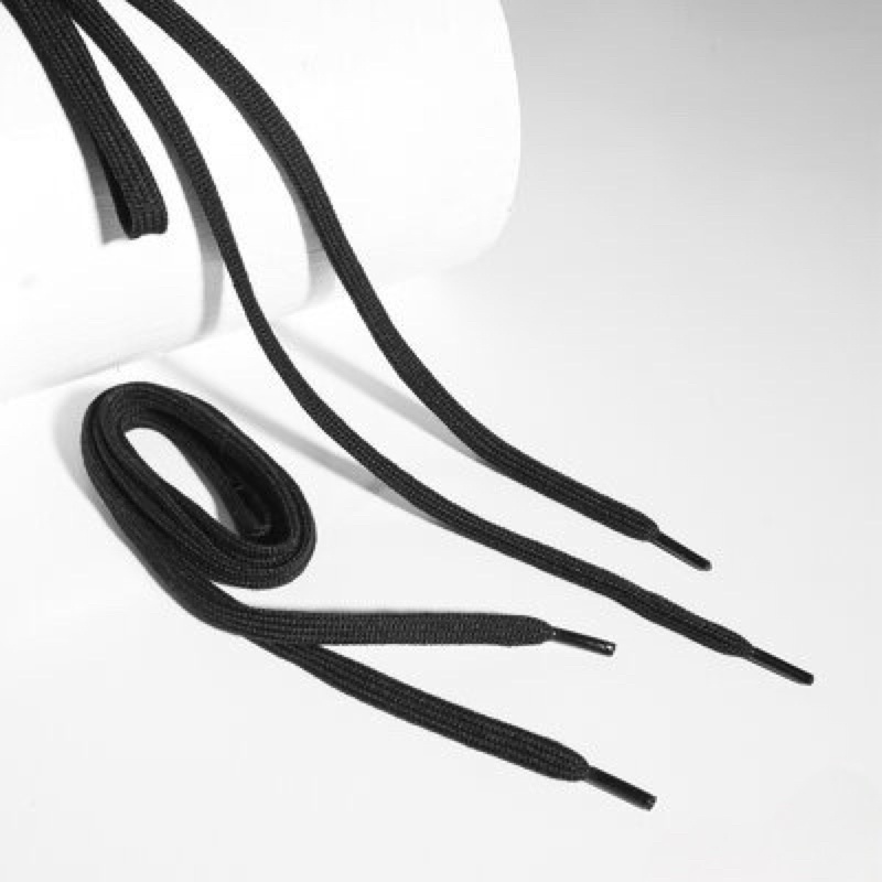 DÂY GIÀY THỂ THAO TRẮNG VÀ ĐEN