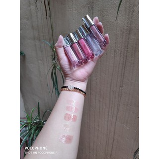 Son bóng căng mọng Catrice Volumizing Lip Booster