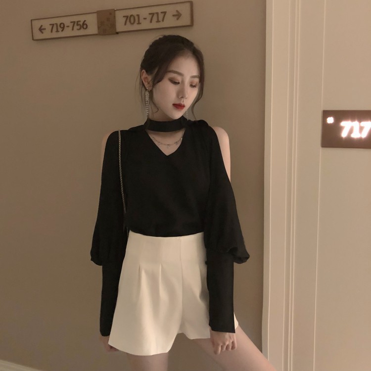 ÁO CỔ V KHOÉT VAI ÁO ULZZANG