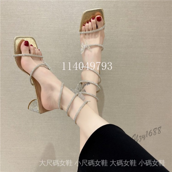 Giày Sandal Đế Thô Đính Đá Hình Bướm Có Size Lớn 34-43 Dành Cho Nữ