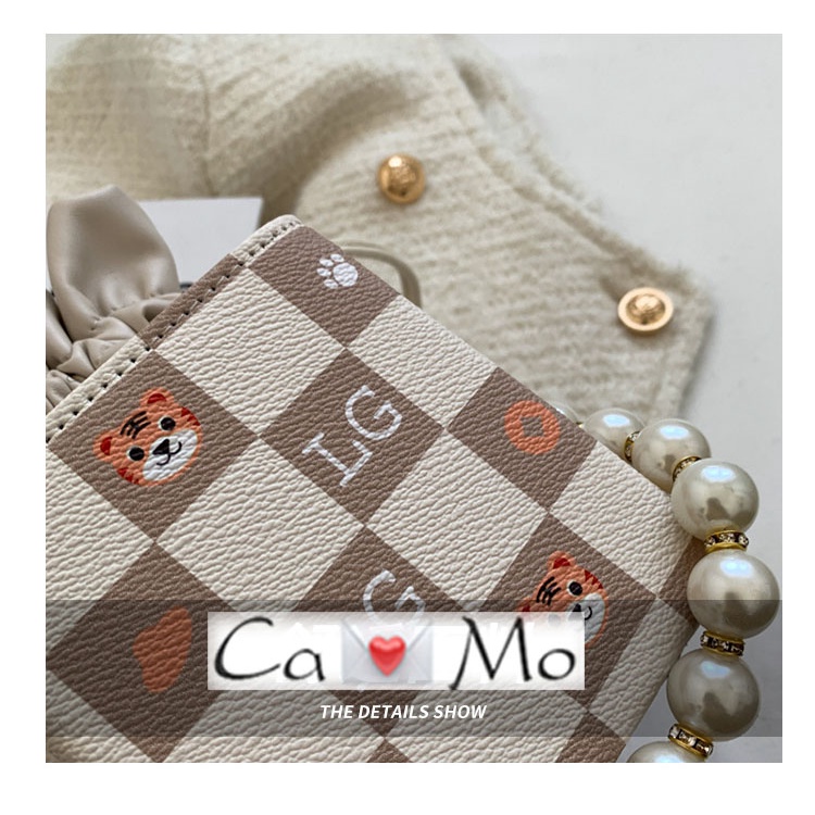 Túi xách hộp vuông rút chuỗi caro vuông