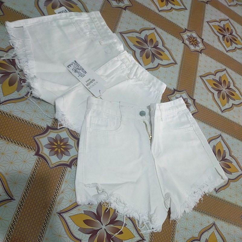 Quần short jean nữ màu trắng size S