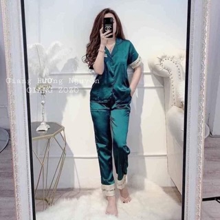 Bộ lụa satin phối chữ tay ngắn quần dài
