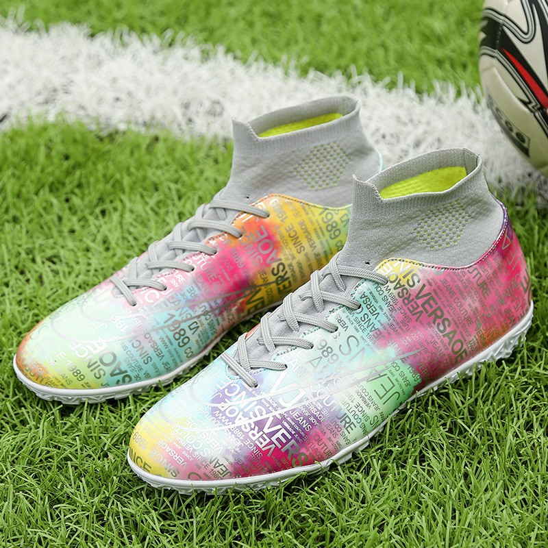 Giày đá bóng cổ cao có nhiều size 35-45 dành cho nam