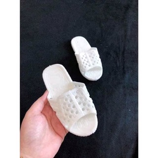 Dép tổ ong cho bé