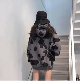 Áo hoodie bò sữa