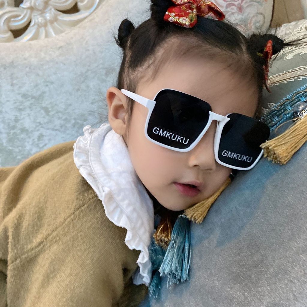 Kính Mát Chống Nắng Ngoài Trời Cho Bé