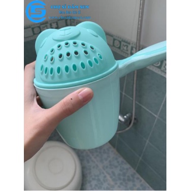 Ca nước vòi sen, Ca múc nước tắm bé có nắp gầu vòi sen  B03-CNVS Giao màu ngẫu nhiên