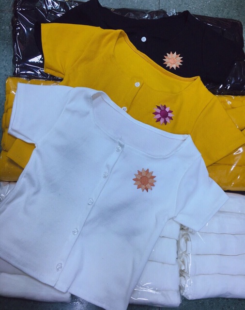 ÁO CROPTOP CÀI NÚT THÊU HOA🌻 ( KÈM HÌNH THẬT ) | BigBuy360 - bigbuy360.vn