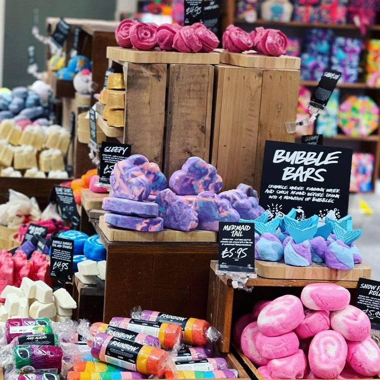 Viên Tạo Bọt Bồn Tắm Lush - Bath Bomb Bubble Bar (Sex Bom, The Comforter, Brightside, Sleepy, A French Kiss, ...)
