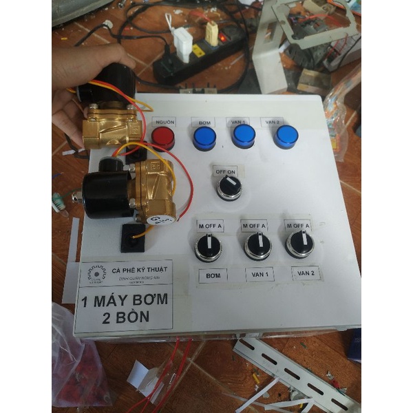 Tủ điện 1 máy bơm cho 2 nhà hoặc 2 bồn xài chung nguồn