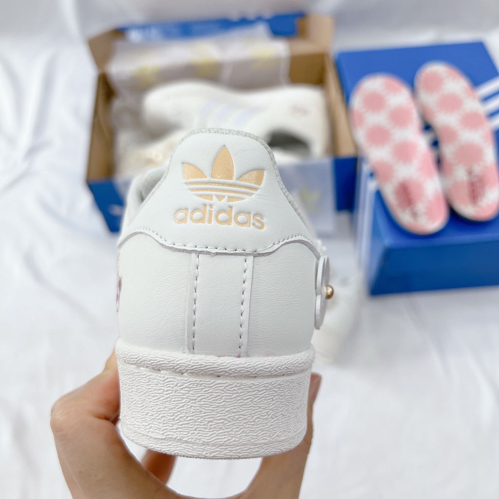 Giày Thể Thao Nữ Ngô Thắng Superstar 2022 Kem Hoa Đế Bằng