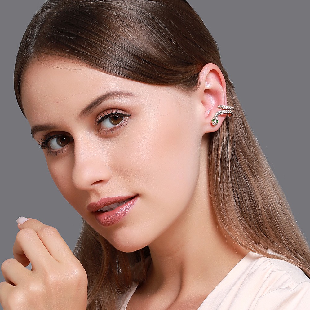 Bông tai dạng quấn đính đá Zircon cá tính