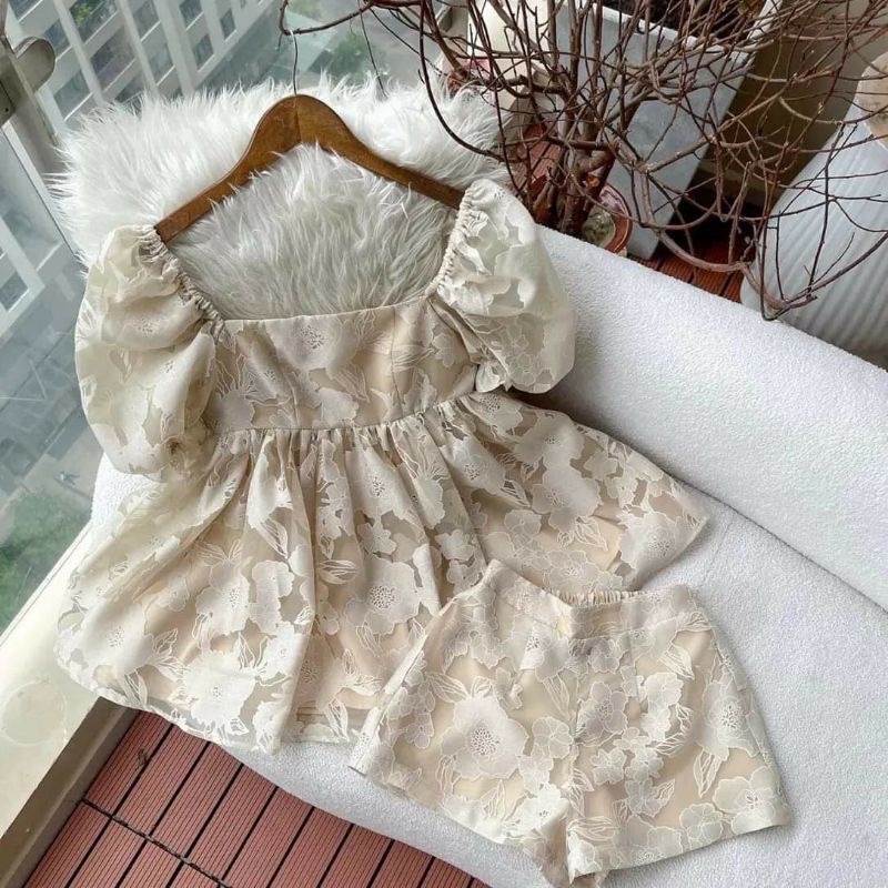 Set bộ cổ vuông tay phồng hoạ tiết hoa nổi hàng cao cấp