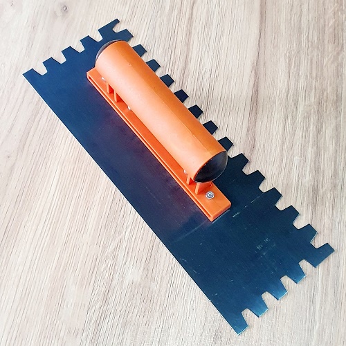 Bay Thép Chữ Nhật 30x11cm Rãnh 3 Cạnh Tạo Răng Cưa Lớn 1x1cm Cán Nhựa Bắt Vít Thi Công Xây Dựng Chuyên Dụng