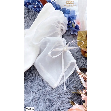 V2835 váy body trắng cổ vuông