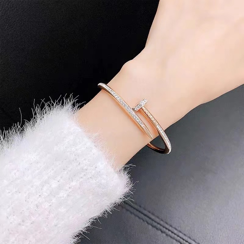 Vòng Tay Kim Cương Bằng Thép Không Gỉ Thiết Kế Tinh Tế Dễ Phối Đồ Thời Trang Cao Cấp Cho Nữ