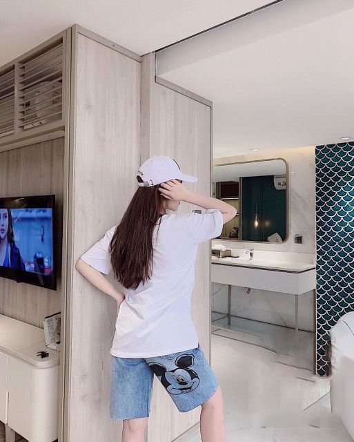 Quần Short Ngố Jean Nữ Form Ngắn In Chuột Mickey MS5041