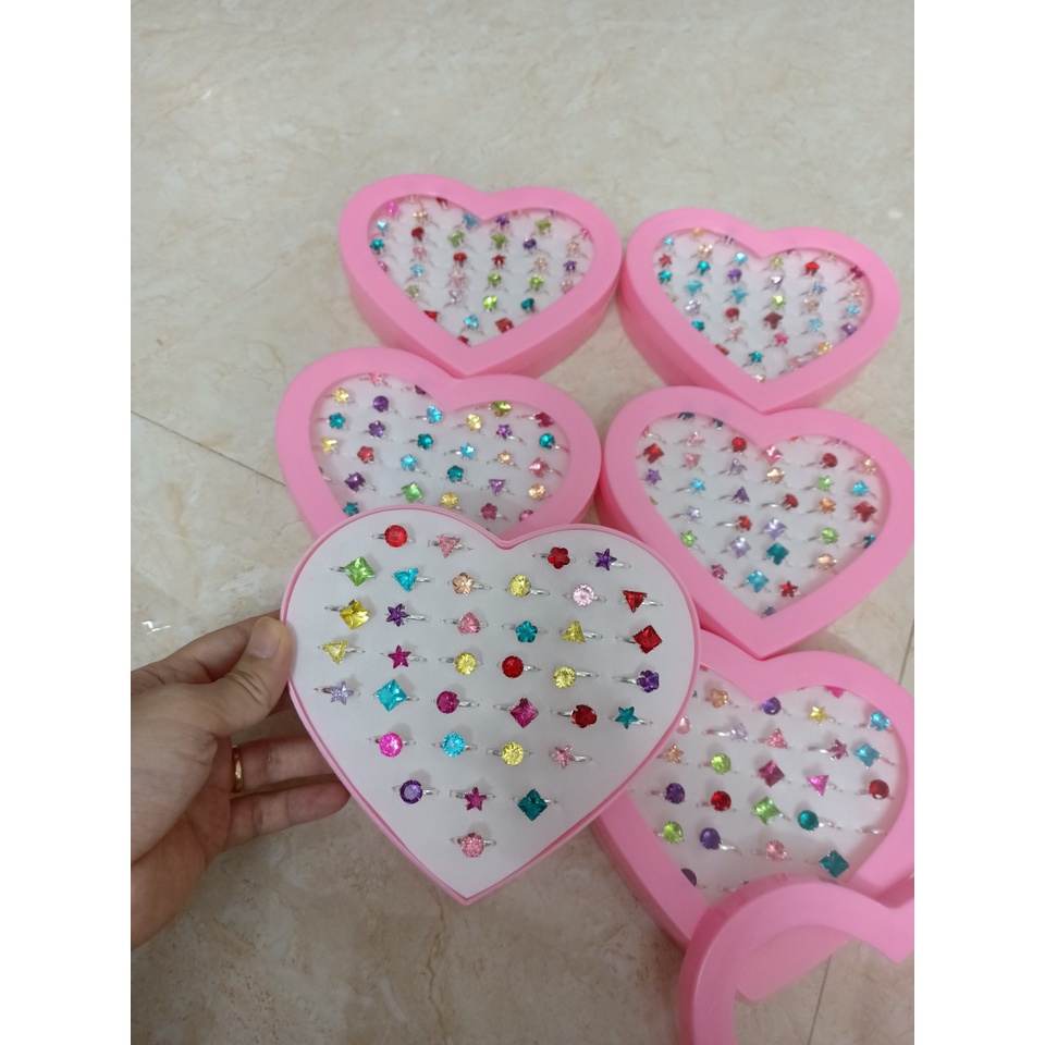 Bán nguyên hộp 36 nhẫn kim cương cho bé, nhẫn đính đá