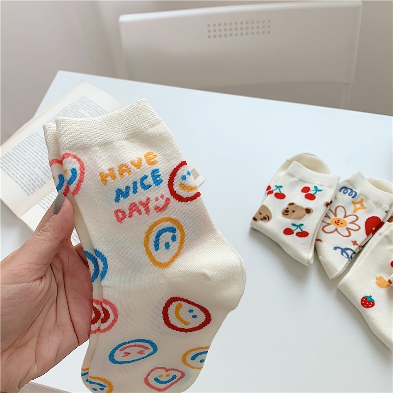 Vớ WAFNHA D578 in hình mặt cười dễ thương cho nữ