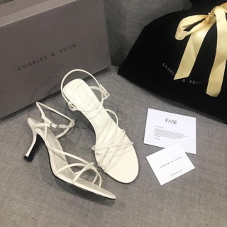 Sandal quai dây mảnh màu trắng , auth như hình duy nhất size. 35.