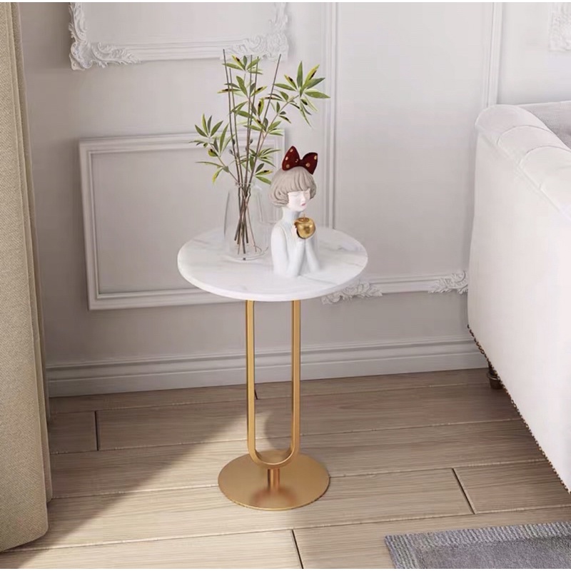 Bàn để phòng khách phong cách Bắc Âu