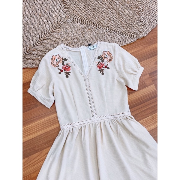 Đầm thêu hoa dáng suông GJP-hàng xuất xịn