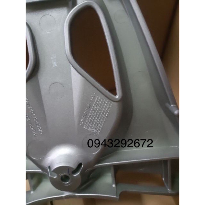 Tay dắt cảng sau SH ý Honda